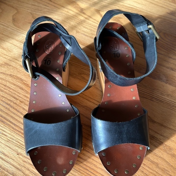 Ash Sandel's Women's 10 Vivan Wooden Platform 4” Wedges Studded Size 10 - Picture 8 of 11